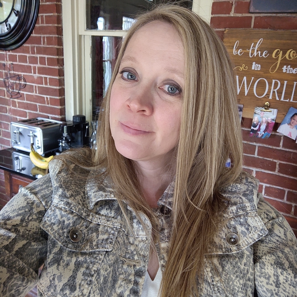 Meet your Posher, April